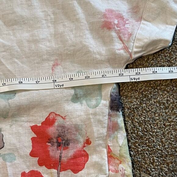 Charlie B Linen Dolman Top.  White with Printed Flowers.  Size Small - Picture 4 of 7